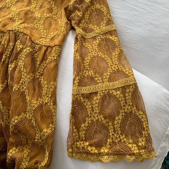 Xhilaration yellow bell sleeve dress, size L - Picture 4 of 5